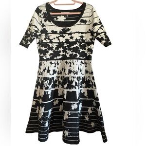 Danny & Nicole Black White Floral Fit‎ & Flare Dress | Size 
Dress